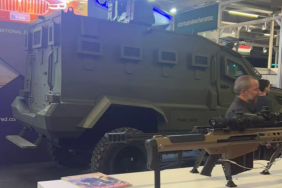 Z6人生就是博特瓷参观2025德国警务展EnforceTac